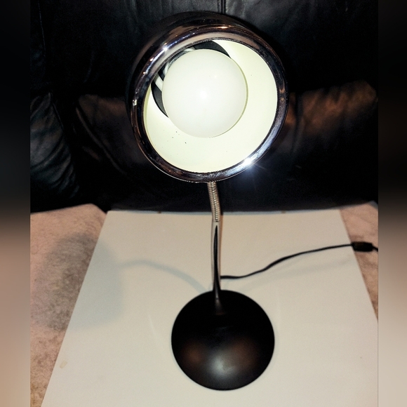 VINTAGE RETRO STYLE ADJUSTABLE GOOSE NECK DESK OR READING LAMP COLLEGE DORMS - Picture 3 of 10
